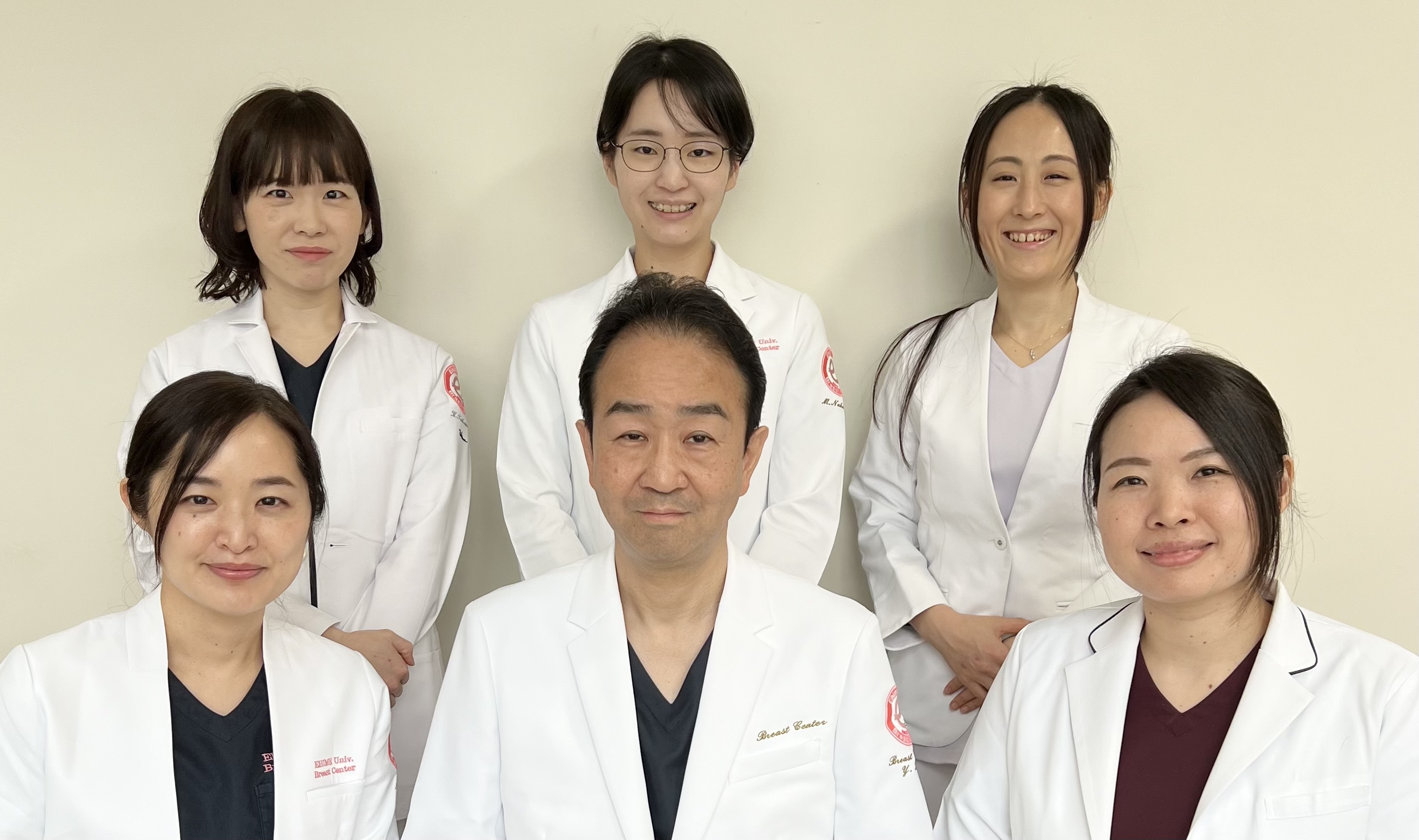 制服女性 集合写真 2024_乳腺集合写真 | メディア | おおぞら病院｜愛媛県松山市｜外来診療、リハビリテーション、入院、健診・人間ドック、在宅支援